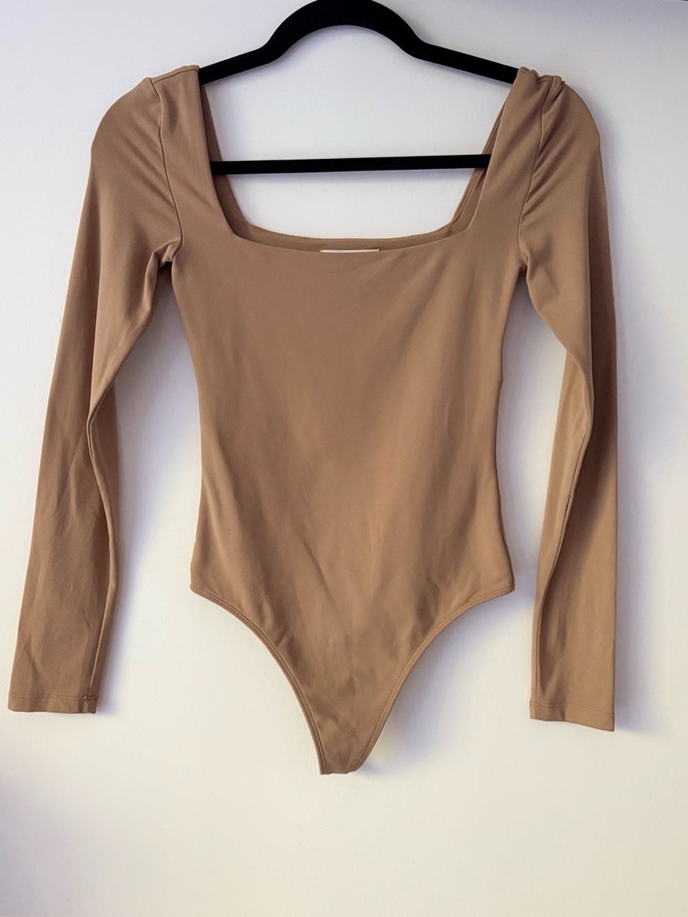 Aritzia Babaton Square Neck Long Sleeve Bodysuit in Tan / Camel - Size XS